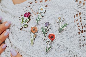 Fa bross Icelandic Poppy Brooch