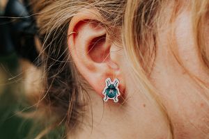 Fa fülbevaló Blue Beetle Earrings